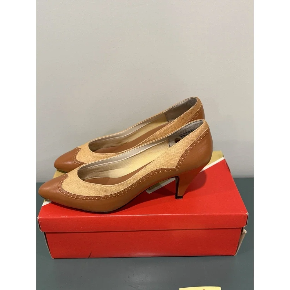 Comfort Place Womens 2 Tone Brown Tan Patchwork Pumps Size 8.5 2.5 Inch Heel